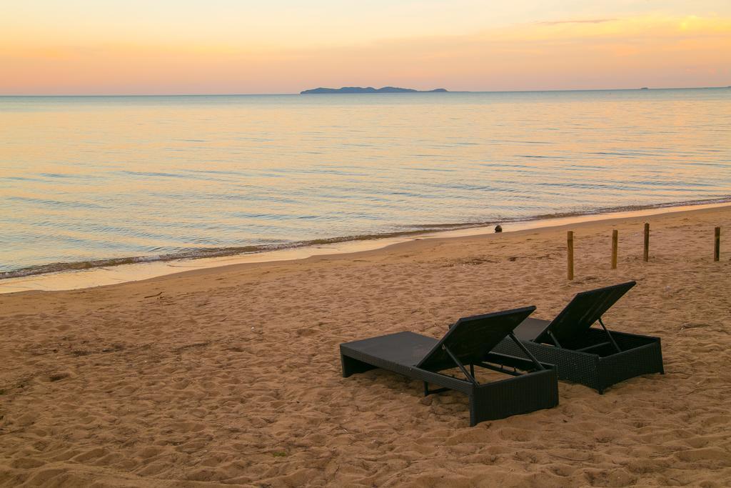 Seanery Beach Resort Bang Saphan Exterior photo